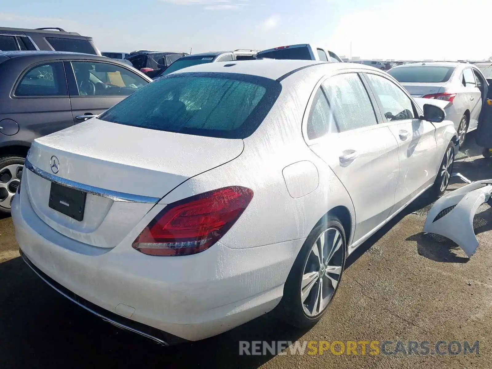 4 Photograph of a damaged car 55SWF8DB3KU296430 MERCEDES-BENZ C CLASS 2019