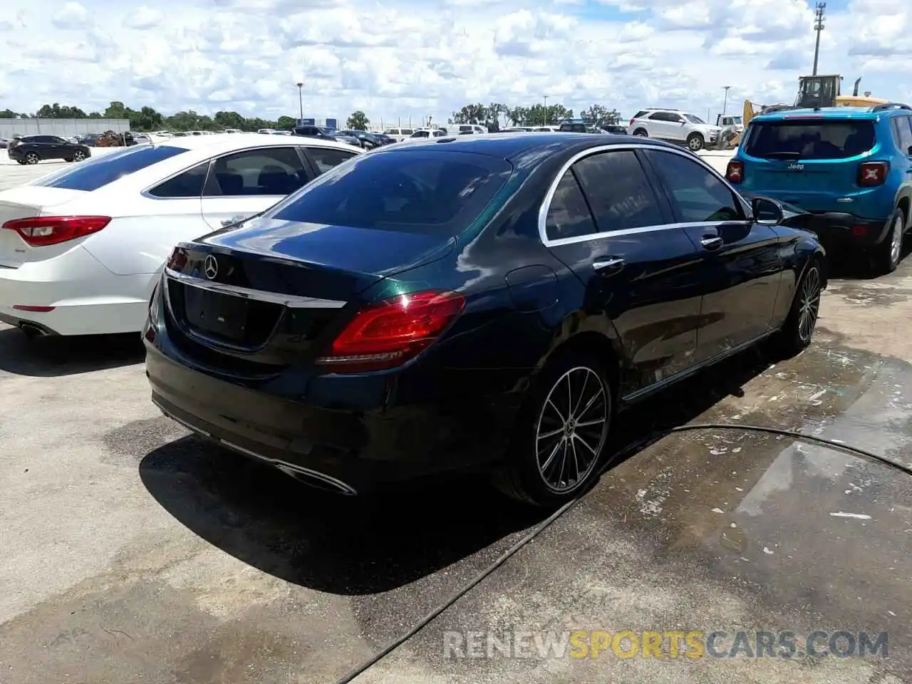 4 Photograph of a damaged car 55SWF8DB3KU298212 MERCEDES-BENZ C-CLASS 2019