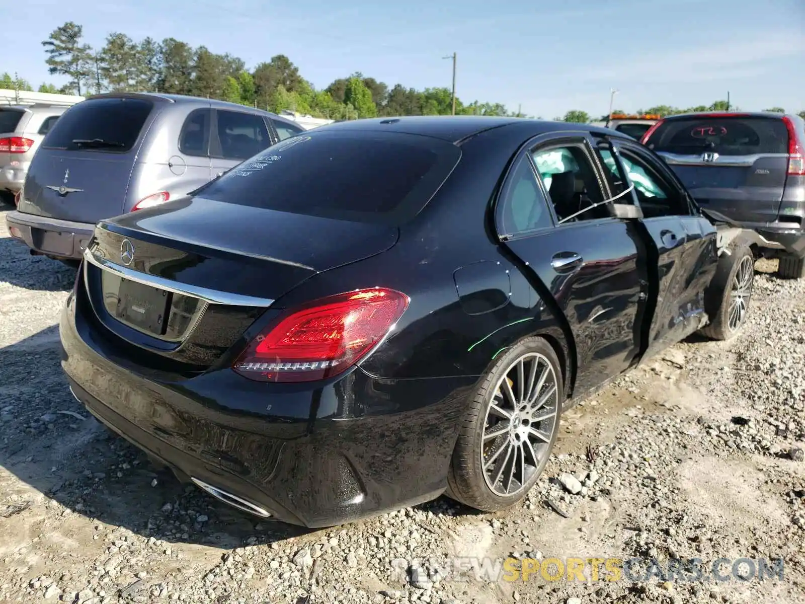 4 Photograph of a damaged car 55SWF8DB3KU301898 MERCEDES-BENZ C CLASS 2019