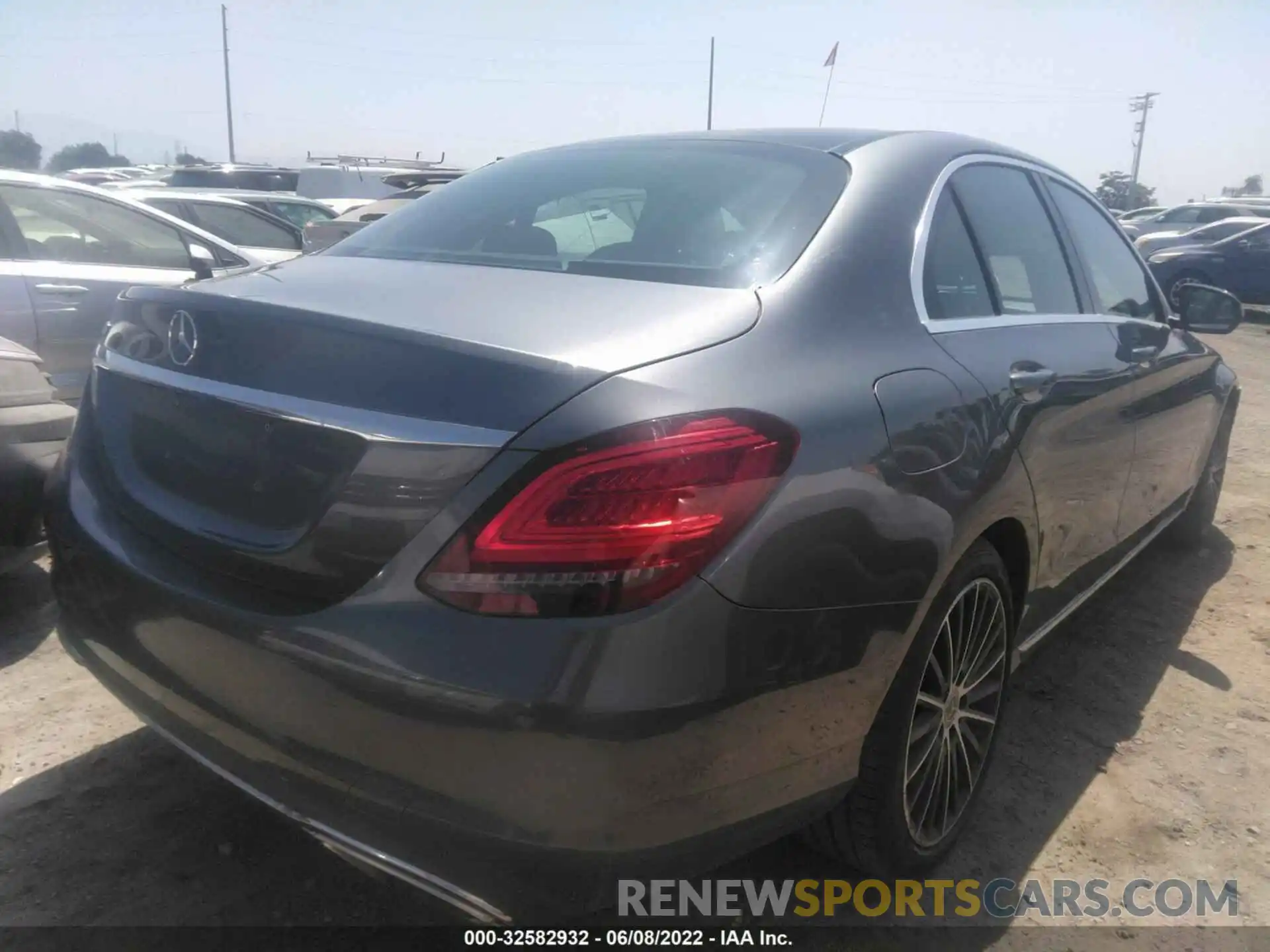 4 Photograph of a damaged car 55SWF8DB3KU302520 MERCEDES-BENZ C-CLASS 2019