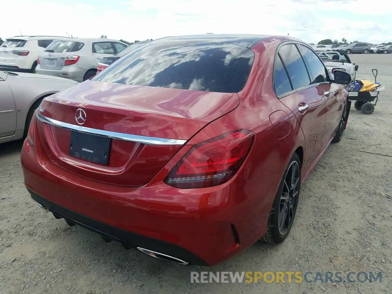 4 Photograph of a damaged car 55SWF8DB3KU305126 MERCEDES-BENZ C CLASS 2019