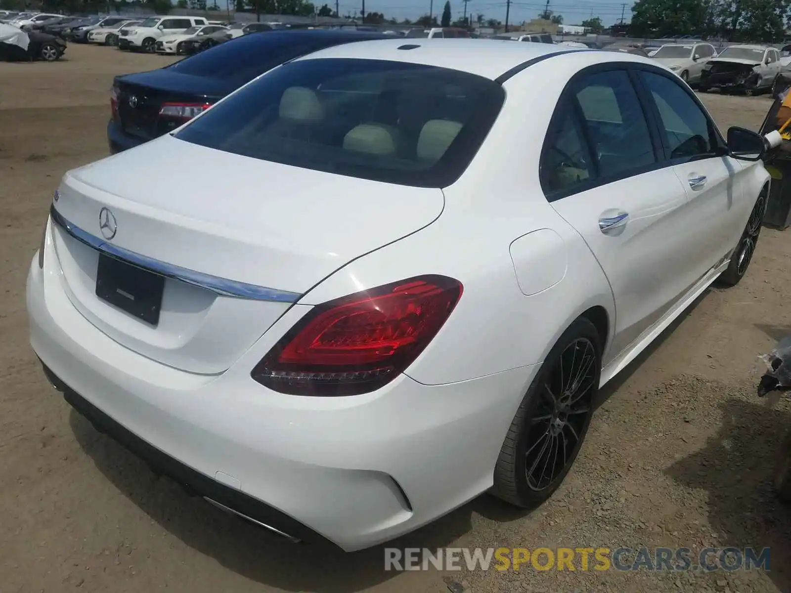 4 Photograph of a damaged car 55SWF8DB3KU307023 MERCEDES-BENZ C CLASS 2019