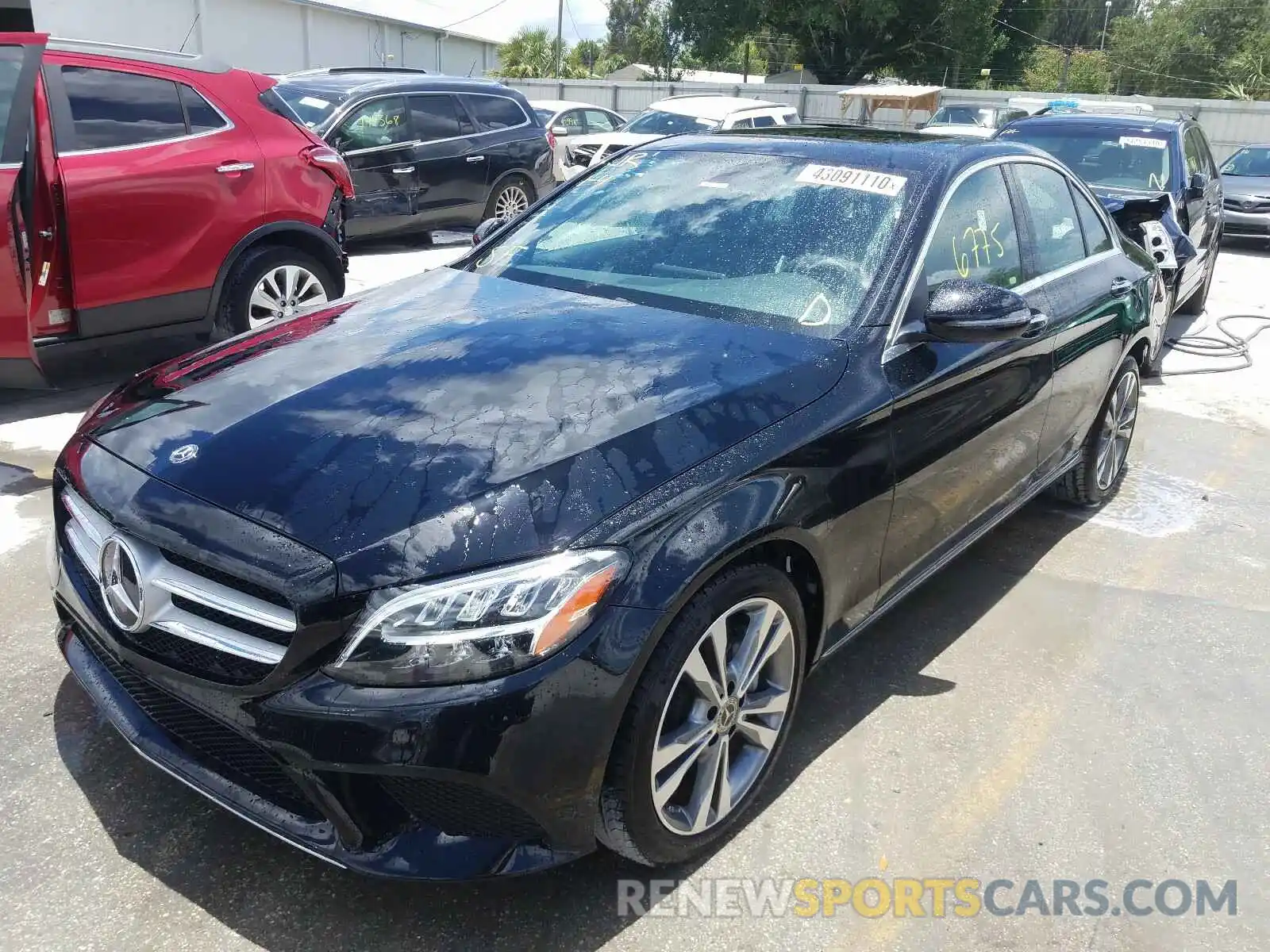 2 Photograph of a damaged car 55SWF8DB3KU308110 MERCEDES-BENZ C CLASS 2019