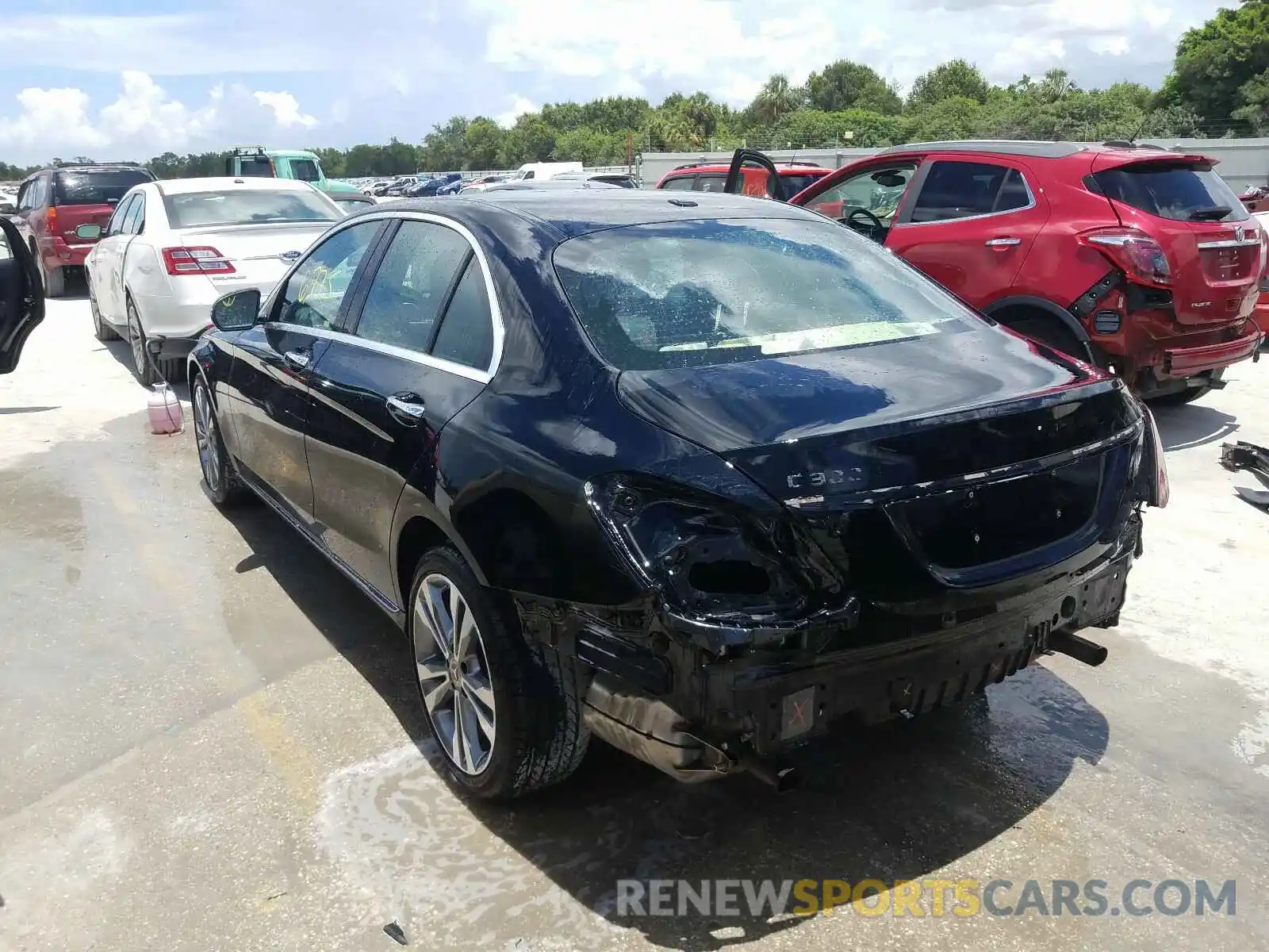 3 Photograph of a damaged car 55SWF8DB3KU308110 MERCEDES-BENZ C CLASS 2019