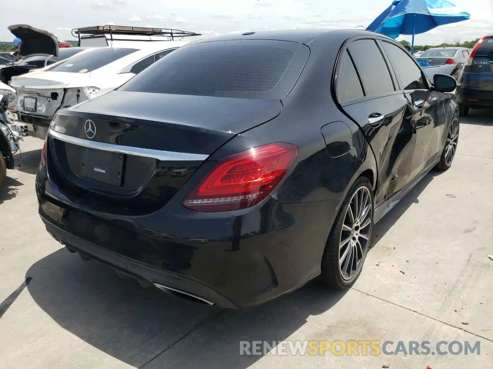 4 Photograph of a damaged car 55SWF8DB3KU308429 MERCEDES-BENZ C CLASS 2019