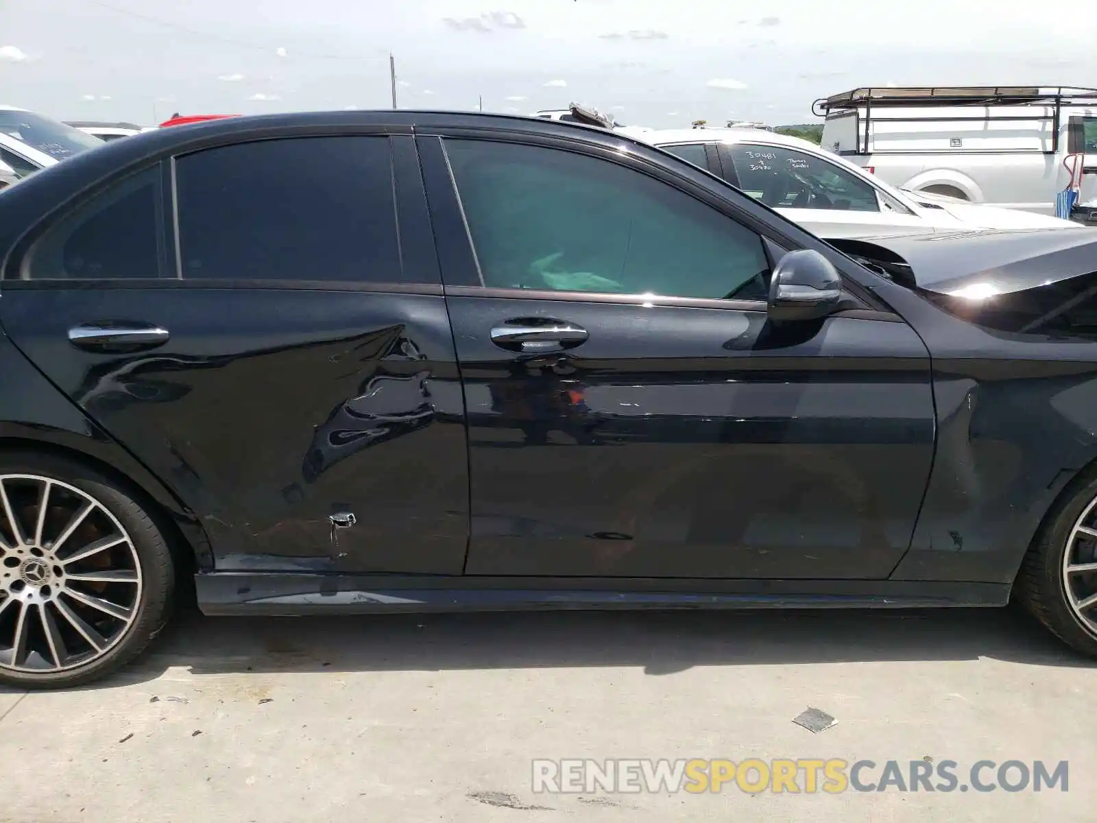 9 Photograph of a damaged car 55SWF8DB3KU308429 MERCEDES-BENZ C CLASS 2019