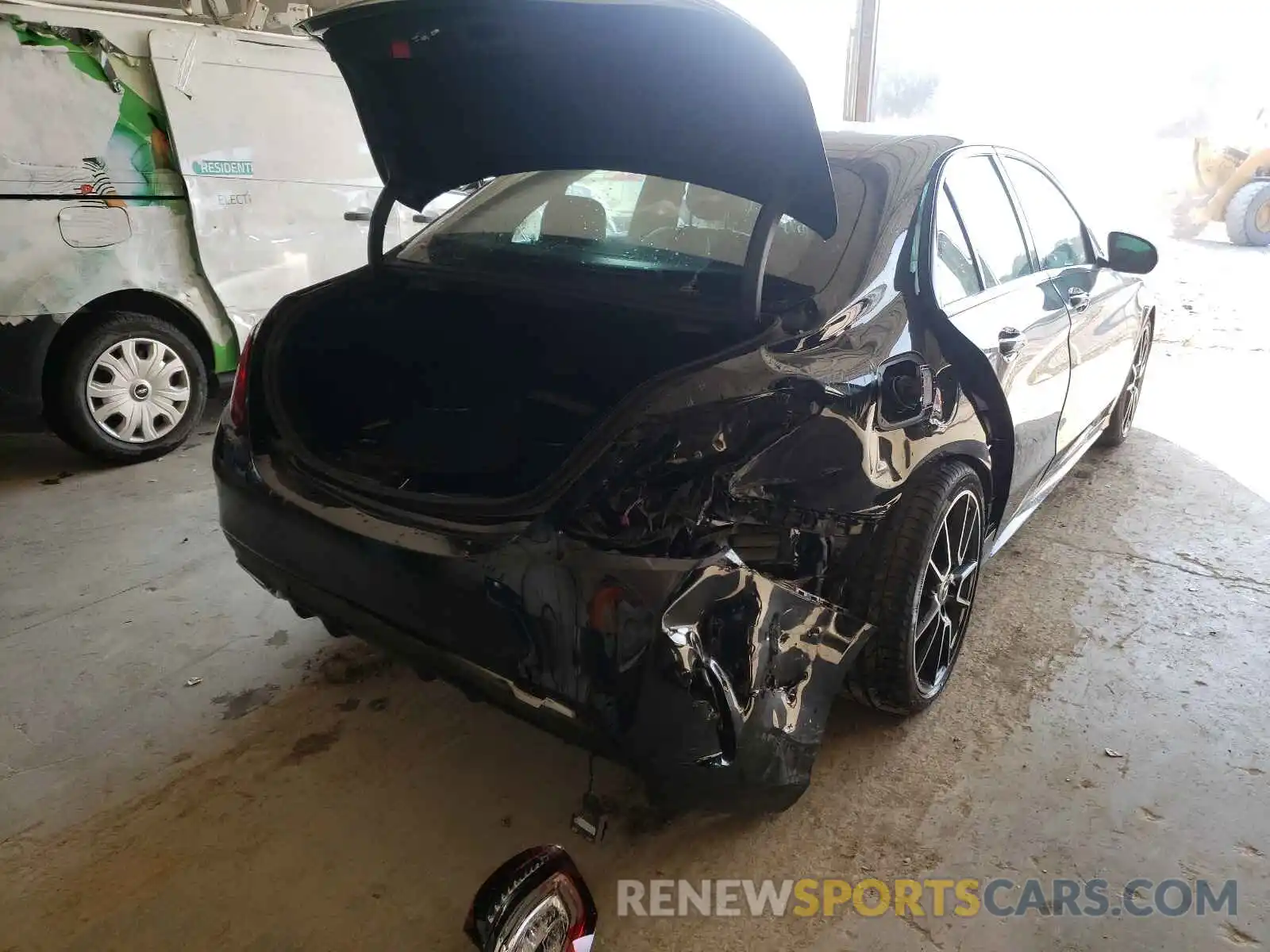 4 Photograph of a damaged car 55SWF8DB3KU309323 MERCEDES-BENZ C-CLASS 2019