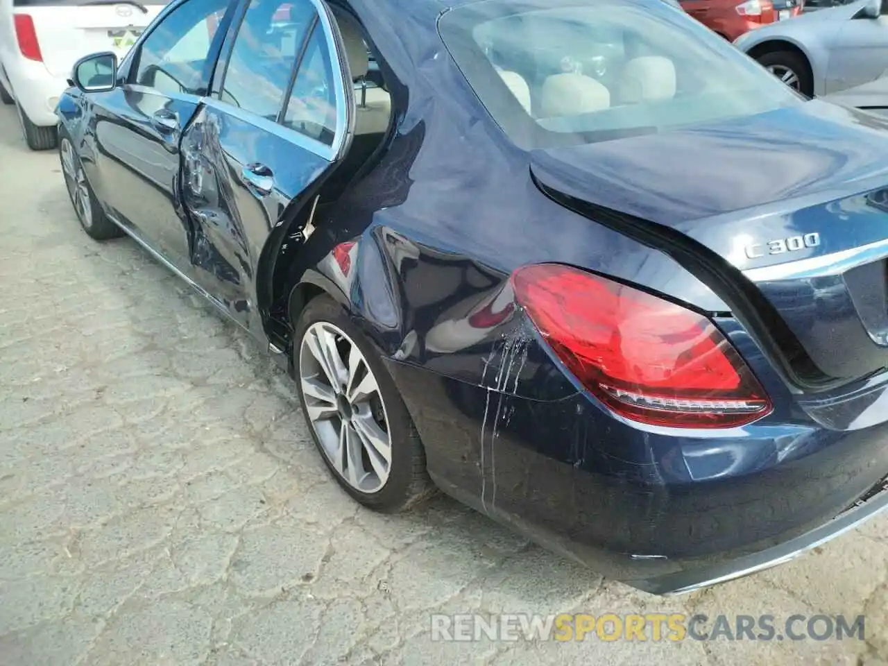 9 Photograph of a damaged car 55SWF8DB3KU309662 MERCEDES-BENZ C-CLASS 2019