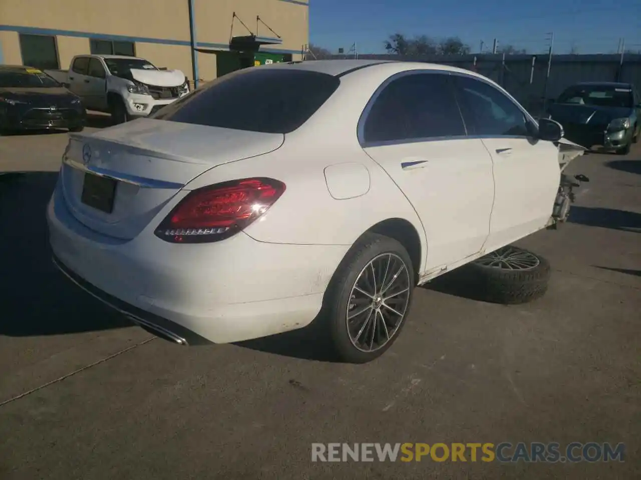 4 Photograph of a damaged car 55SWF8DB3KU310990 MERCEDES-BENZ C-CLASS 2019