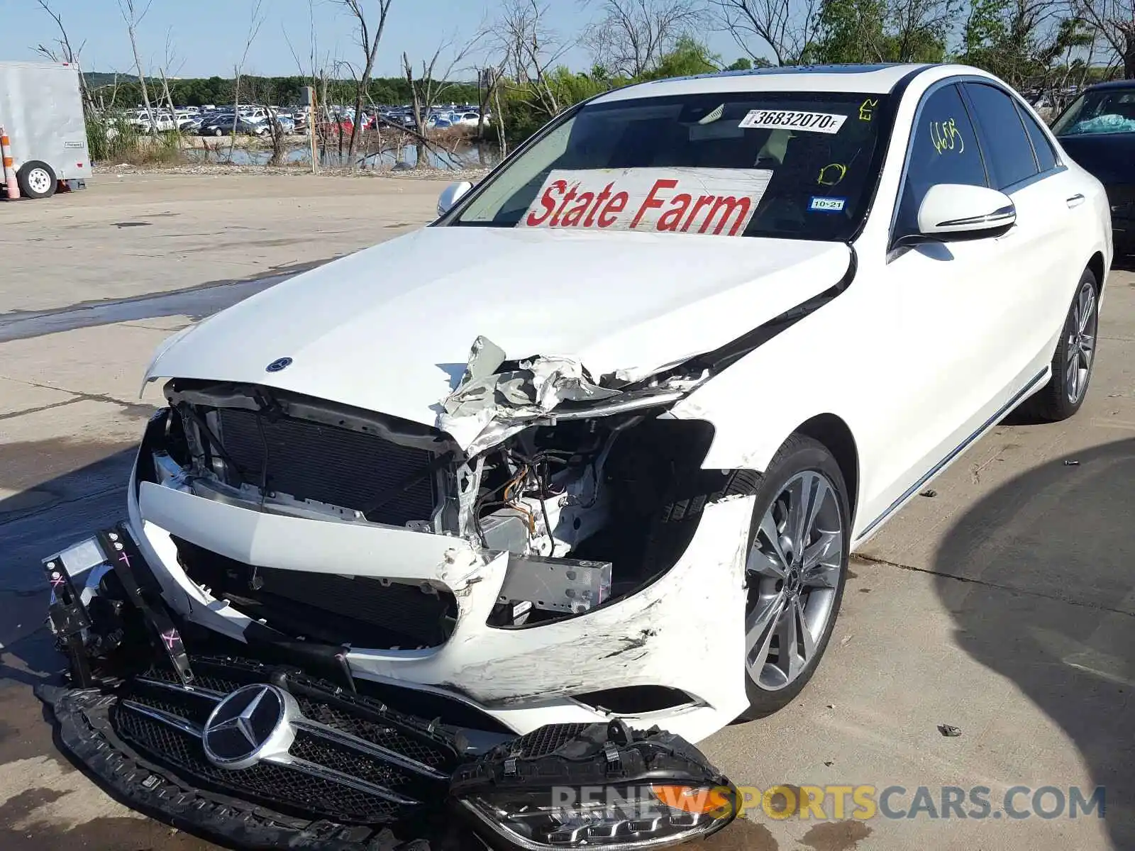 2 Photograph of a damaged car 55SWF8DB3KU314490 MERCEDES-BENZ C CLASS 2019