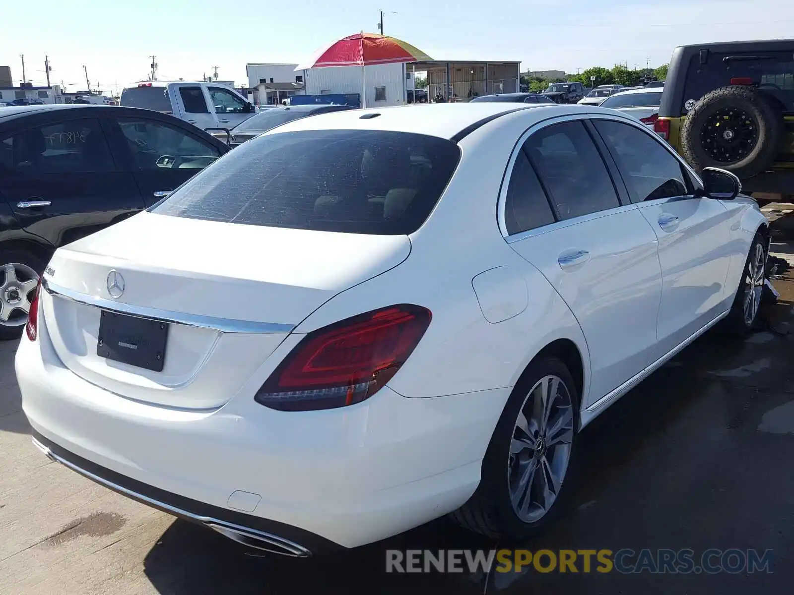 4 Photograph of a damaged car 55SWF8DB3KU314490 MERCEDES-BENZ C CLASS 2019