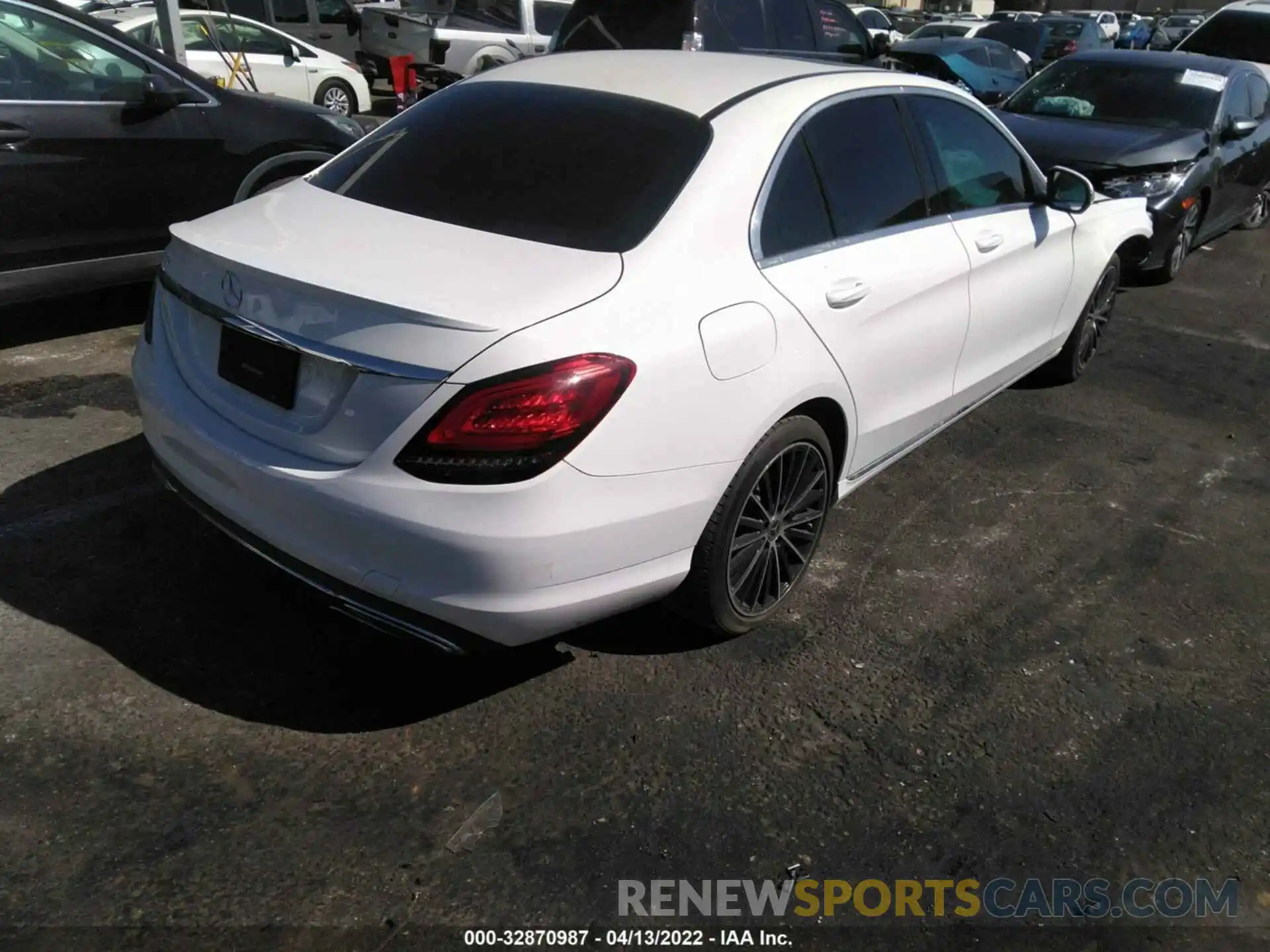 4 Photograph of a damaged car 55SWF8DB3KU316370 MERCEDES-BENZ C-CLASS 2019