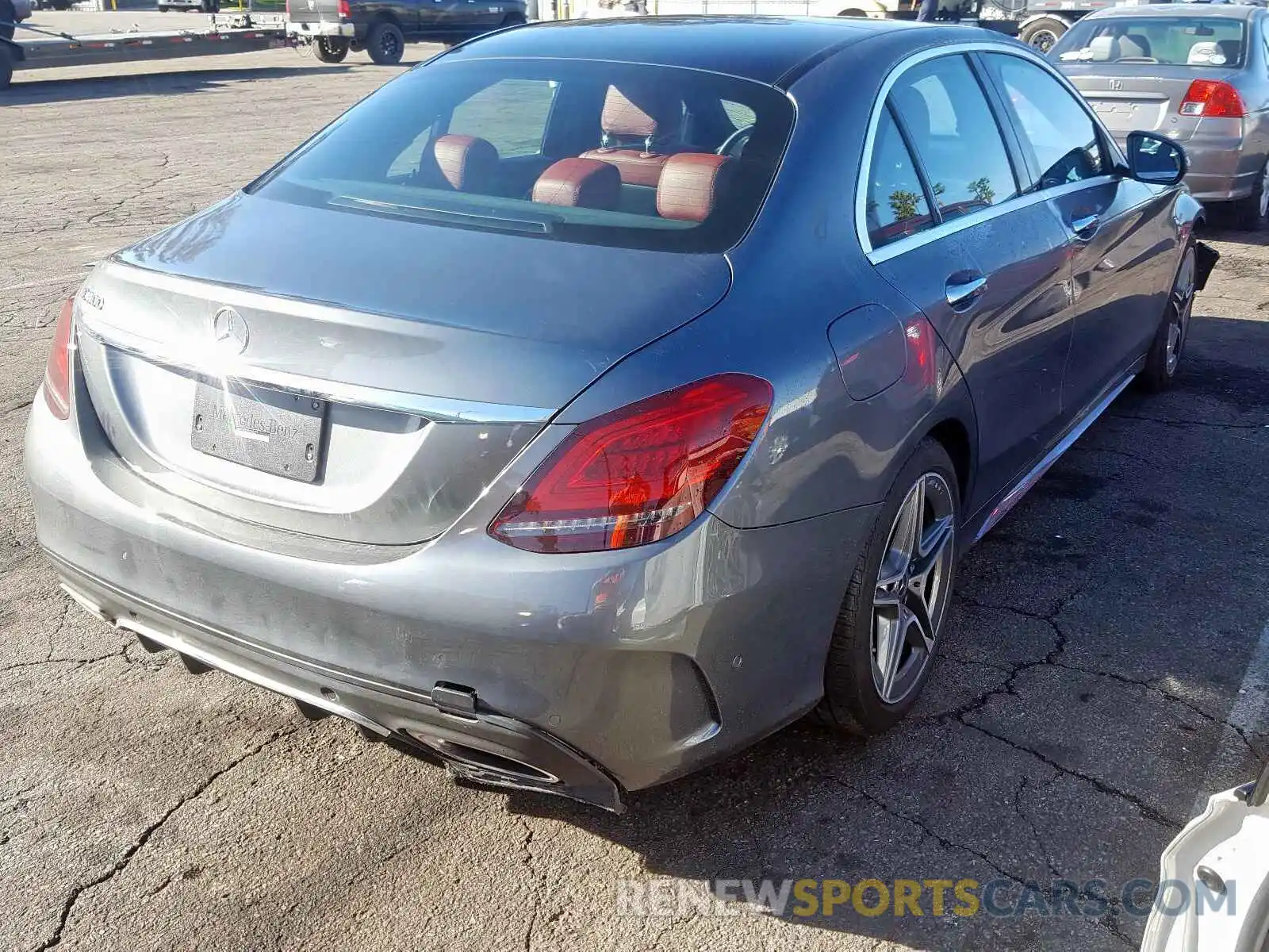 4 Photograph of a damaged car 55SWF8DB3KU318779 MERCEDES-BENZ C CLASS 2019