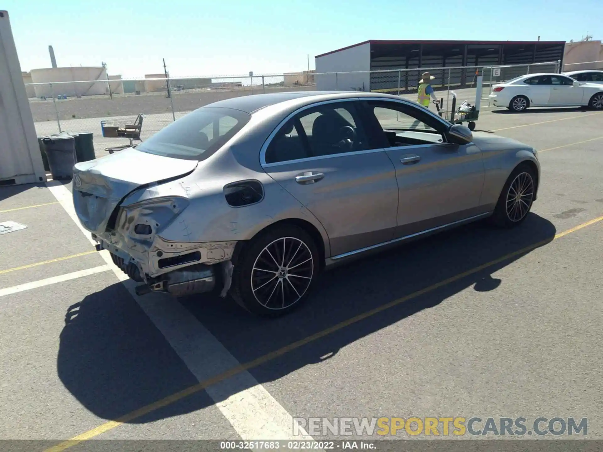 4 Photograph of a damaged car 55SWF8DB4KU282942 MERCEDES-BENZ C-CLASS 2019