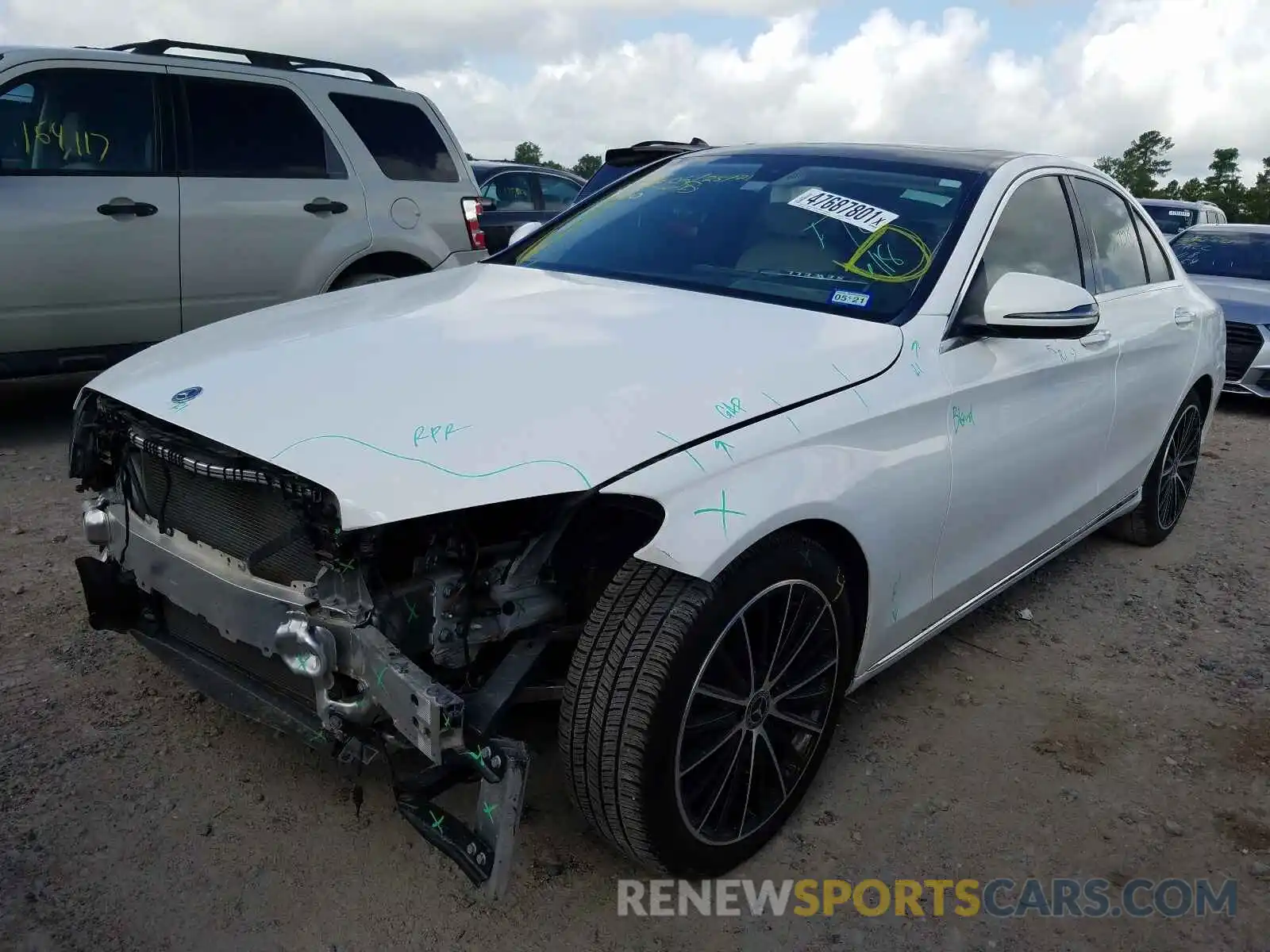 2 Photograph of a damaged car 55SWF8DB4KU286232 MERCEDES-BENZ C CLASS 2019