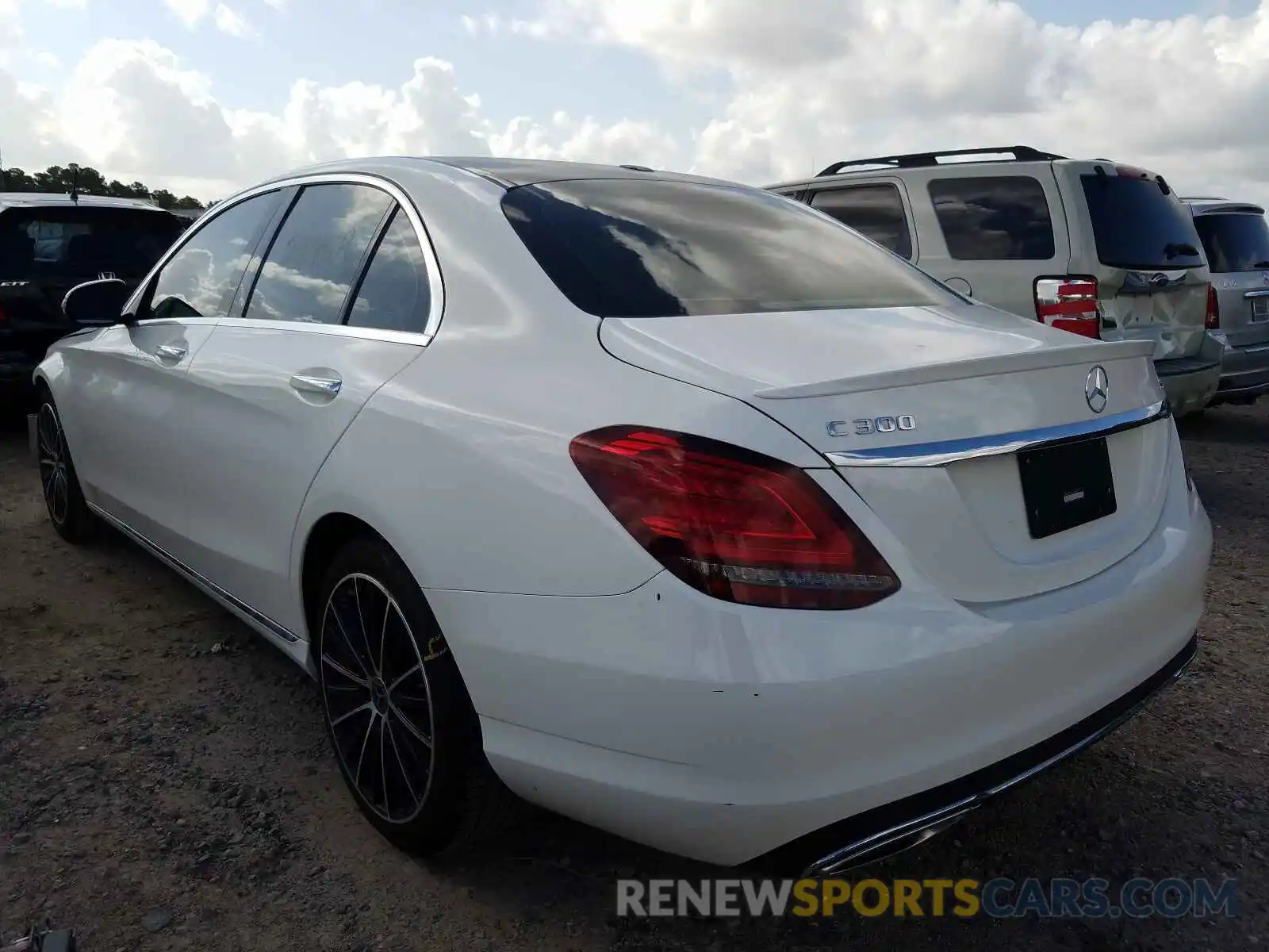 3 Photograph of a damaged car 55SWF8DB4KU286232 MERCEDES-BENZ C CLASS 2019