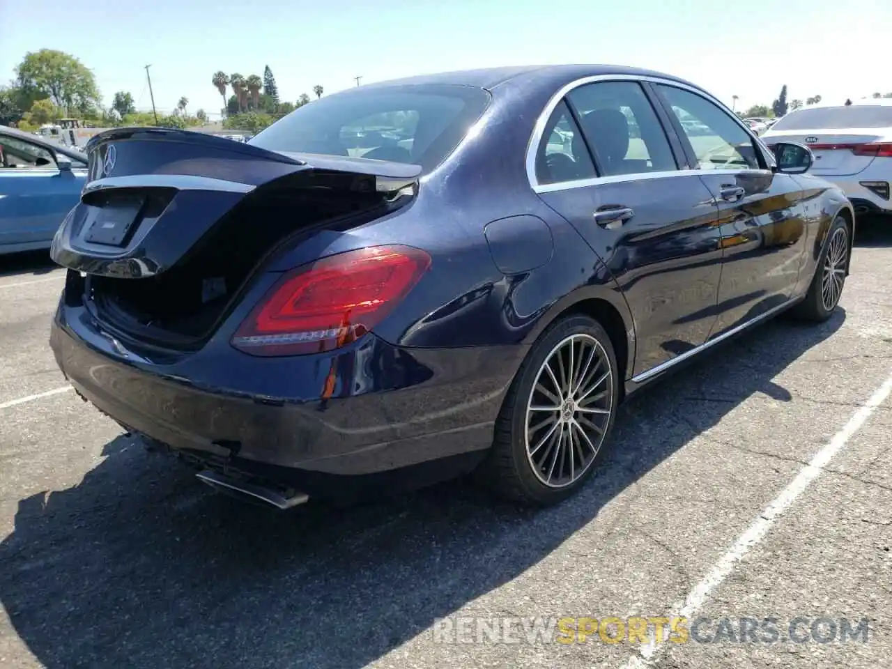 4 Photograph of a damaged car 55SWF8DB4KU286280 MERCEDES-BENZ C-CLASS 2019