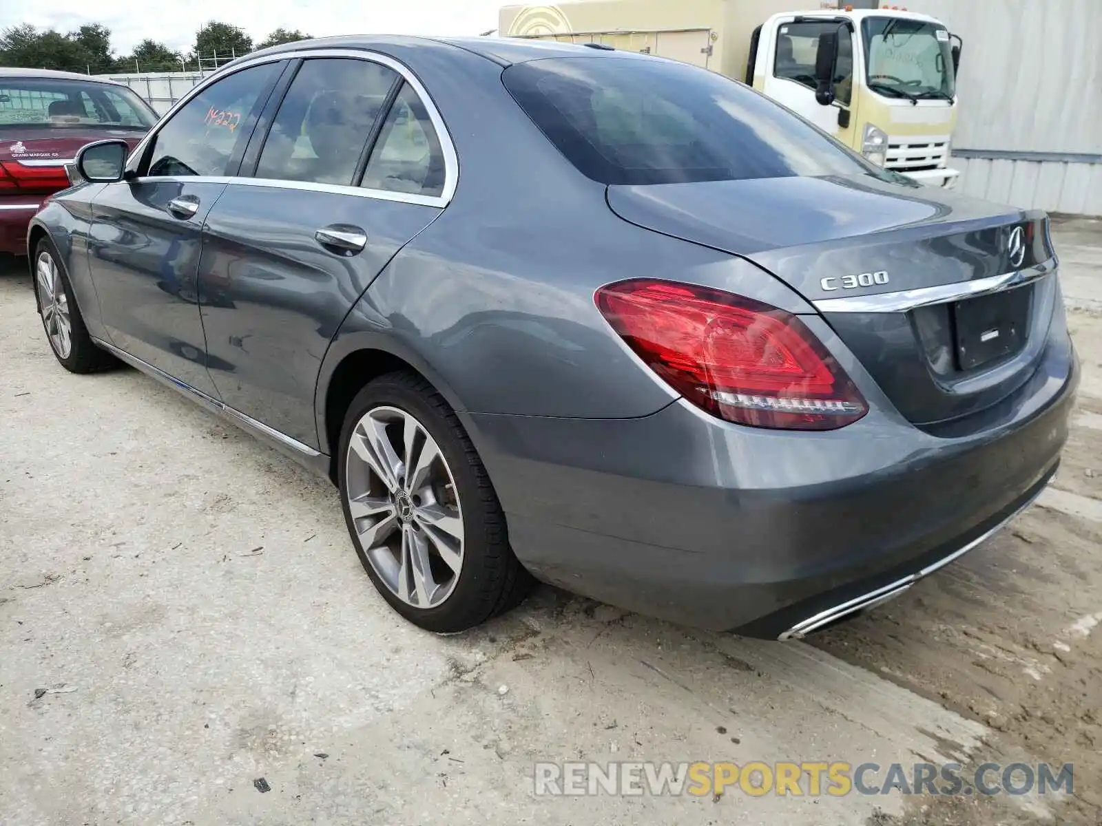 3 Photograph of a damaged car 55SWF8DB4KU286442 MERCEDES-BENZ C CLASS 2019