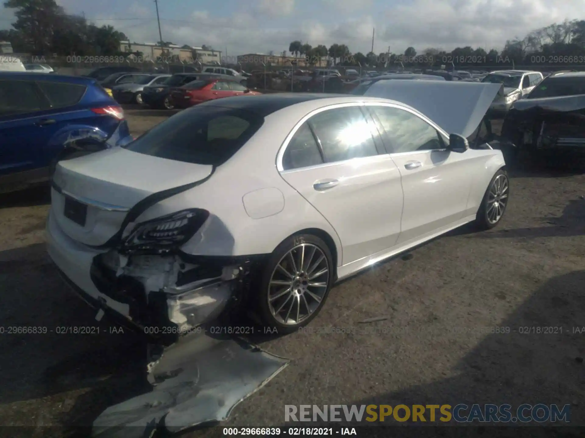 4 Photograph of a damaged car 55SWF8DB4KU287834 MERCEDES-BENZ C-CLASS 2019