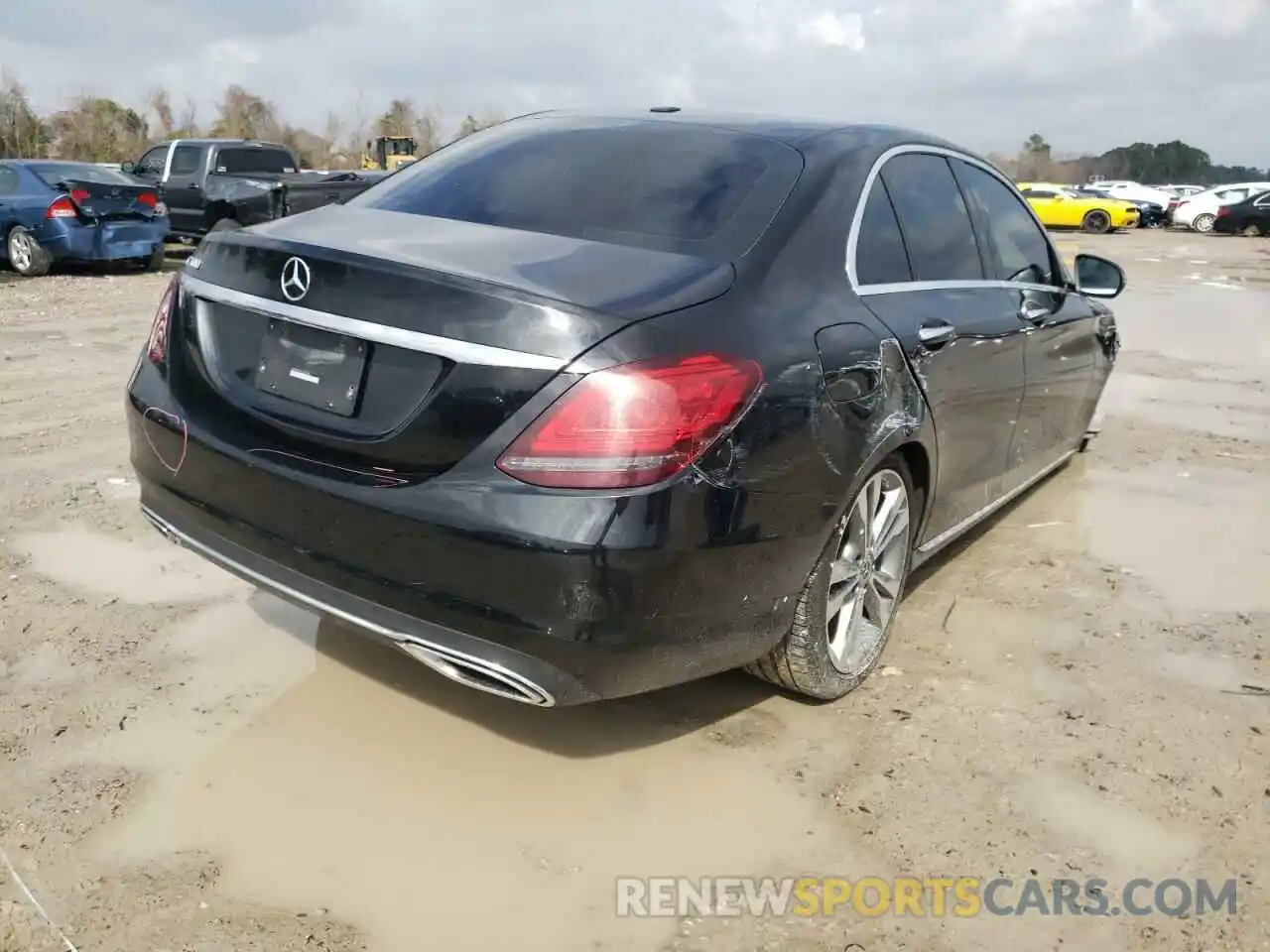 4 Photograph of a damaged car 55SWF8DB4KU288028 MERCEDES-BENZ C-CLASS 2019