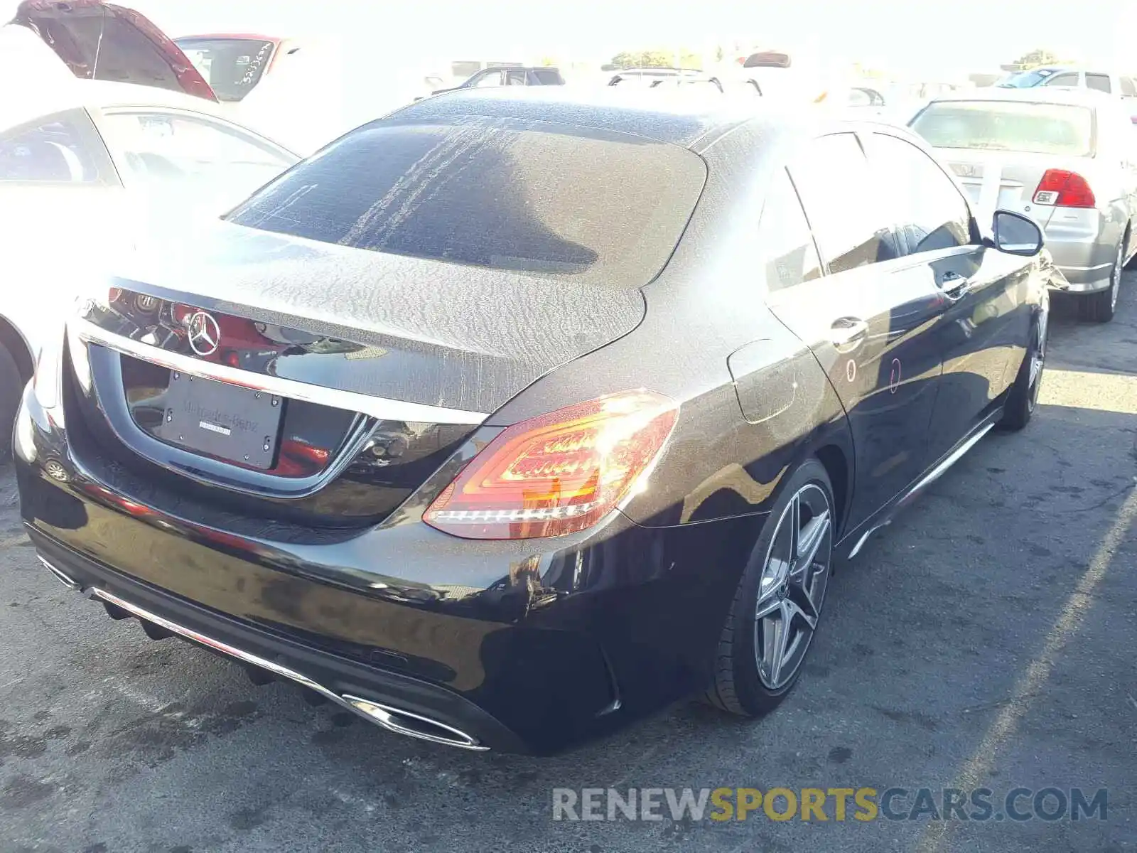 4 Photograph of a damaged car 55SWF8DB4KU290359 MERCEDES-BENZ C CLASS 2019