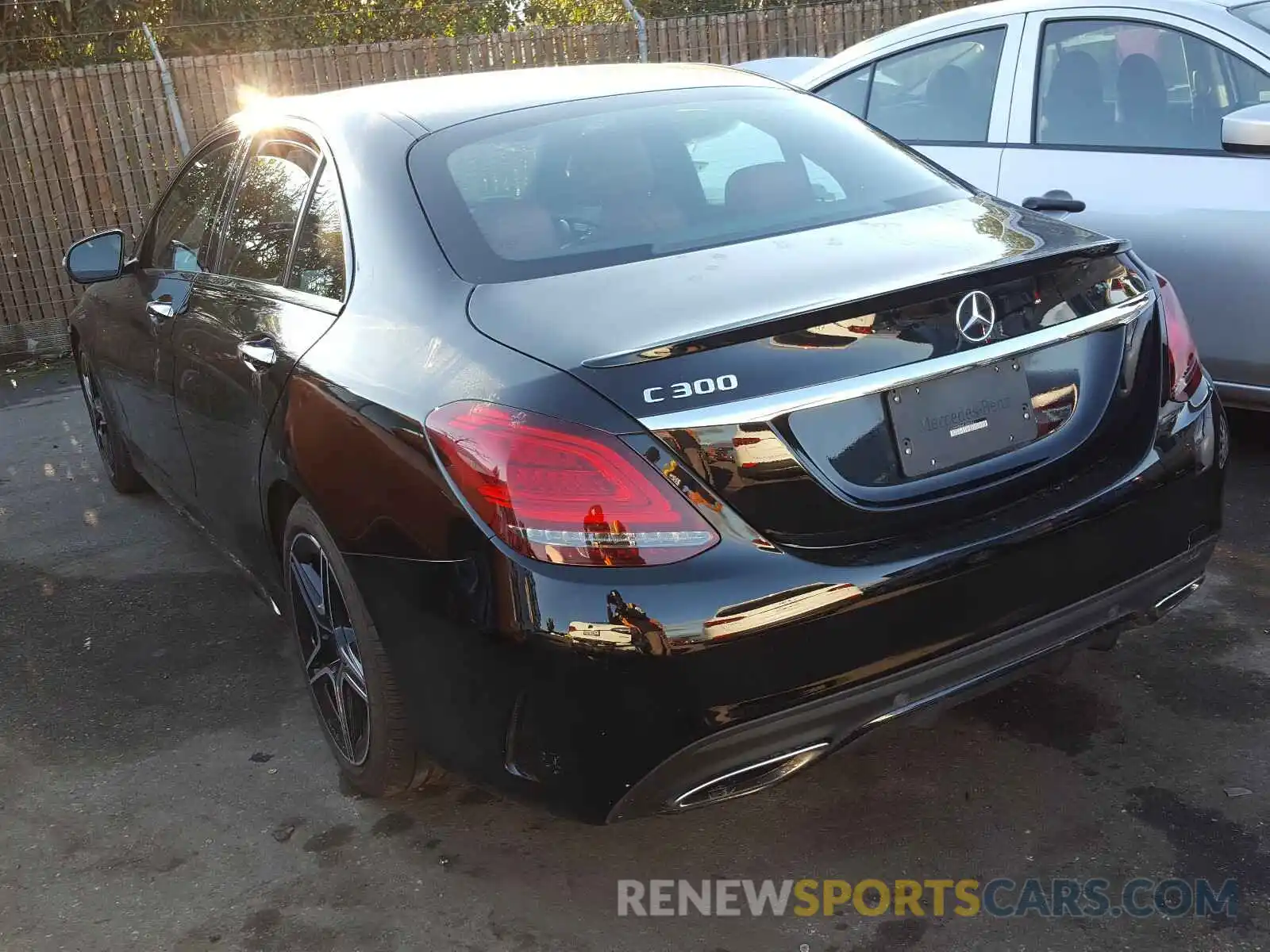 3 Photograph of a damaged car 55SWF8DB4KU292242 MERCEDES-BENZ C CLASS 2019