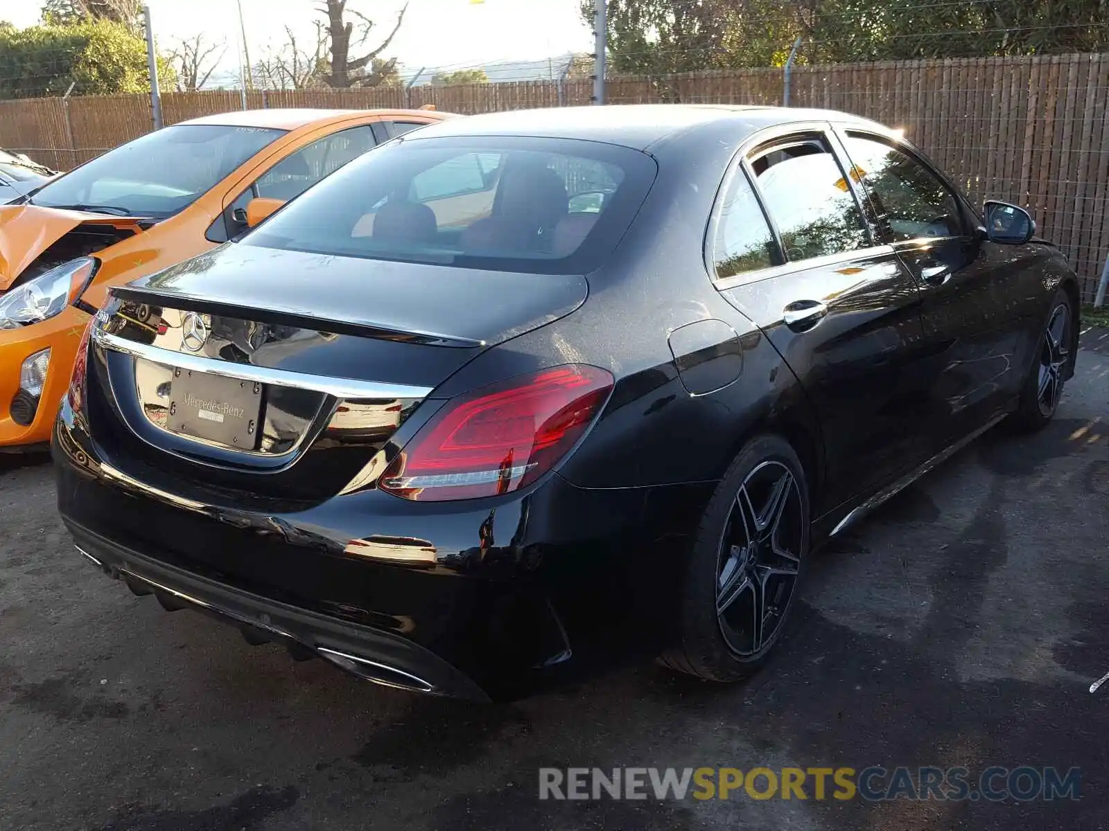 4 Photograph of a damaged car 55SWF8DB4KU292242 MERCEDES-BENZ C CLASS 2019