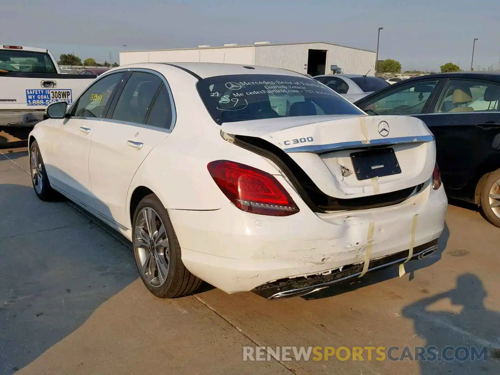 3 Photograph of a damaged car 55SWF8DB4KU295397 MERCEDES-BENZ C CLASS 2019