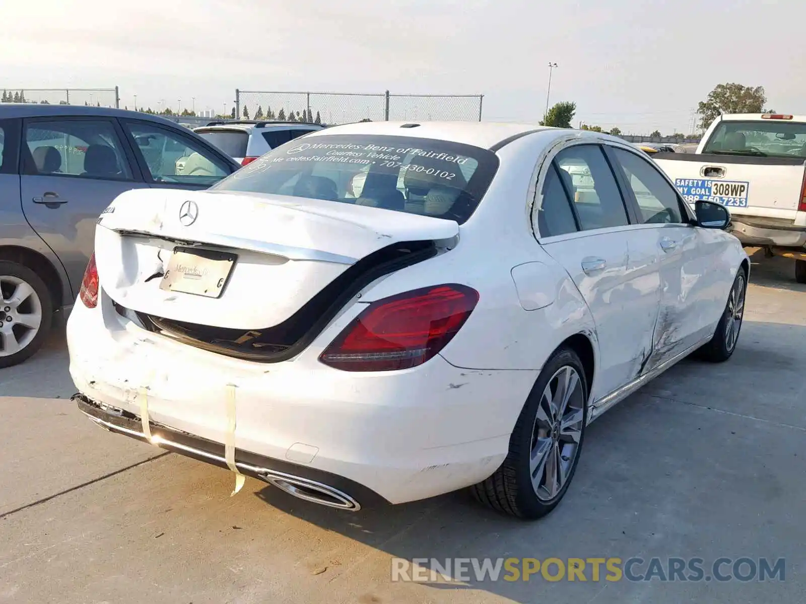 4 Photograph of a damaged car 55SWF8DB4KU295397 MERCEDES-BENZ C CLASS 2019