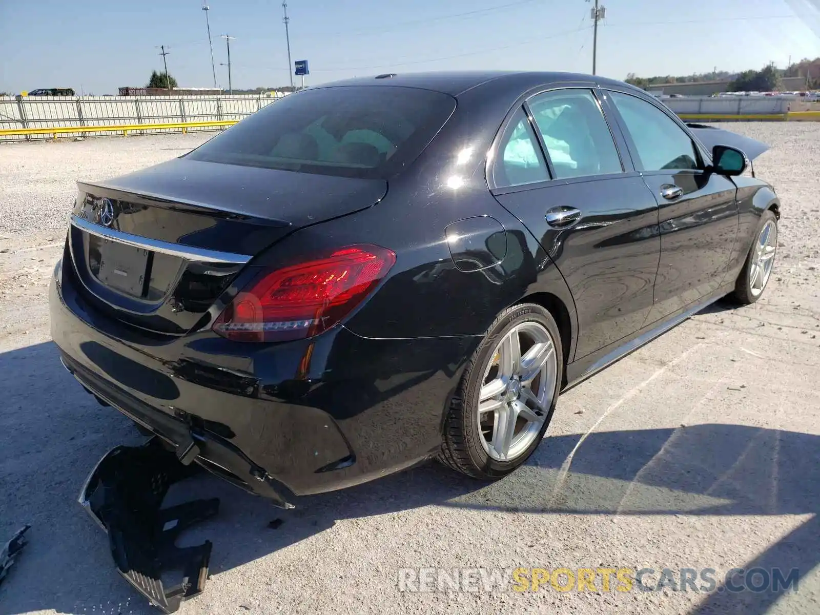 4 Photograph of a damaged car 55SWF8DB4KU295951 MERCEDES-BENZ C-CLASS 2019