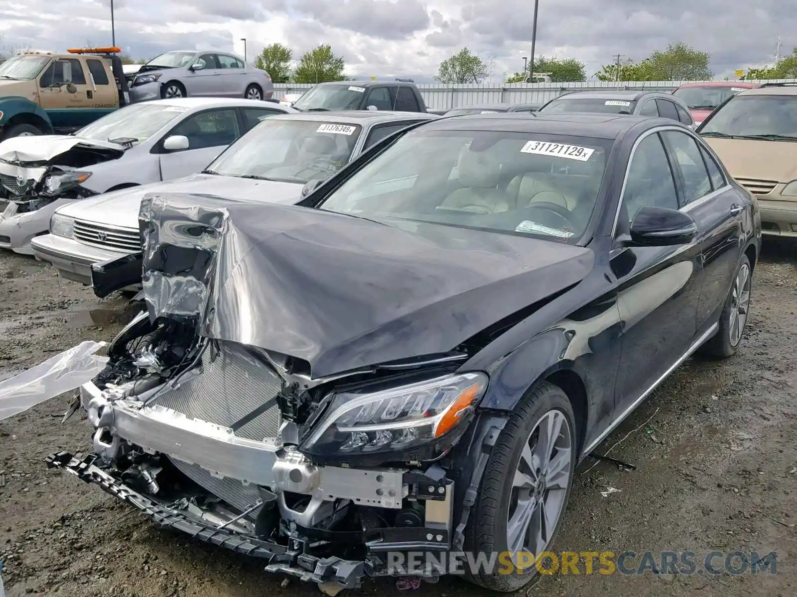 2 Photograph of a damaged car 55SWF8DB4KU296405 MERCEDES-BENZ C CLASS 2019