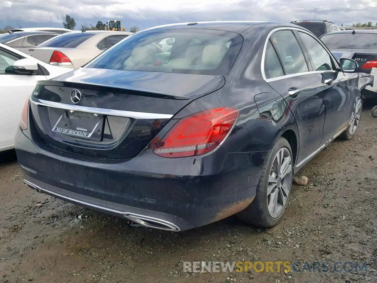 4 Photograph of a damaged car 55SWF8DB4KU296405 MERCEDES-BENZ C CLASS 2019