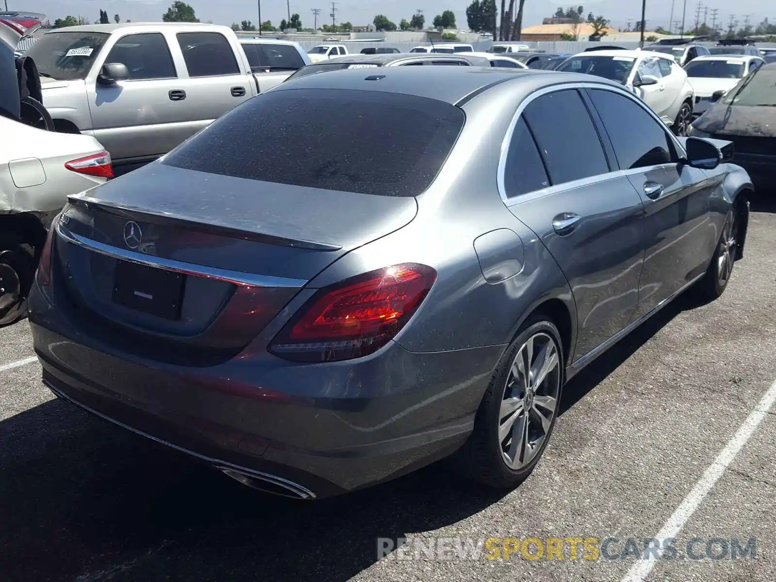 4 Photograph of a damaged car 55SWF8DB4KU298199 MERCEDES-BENZ C CLASS 2019