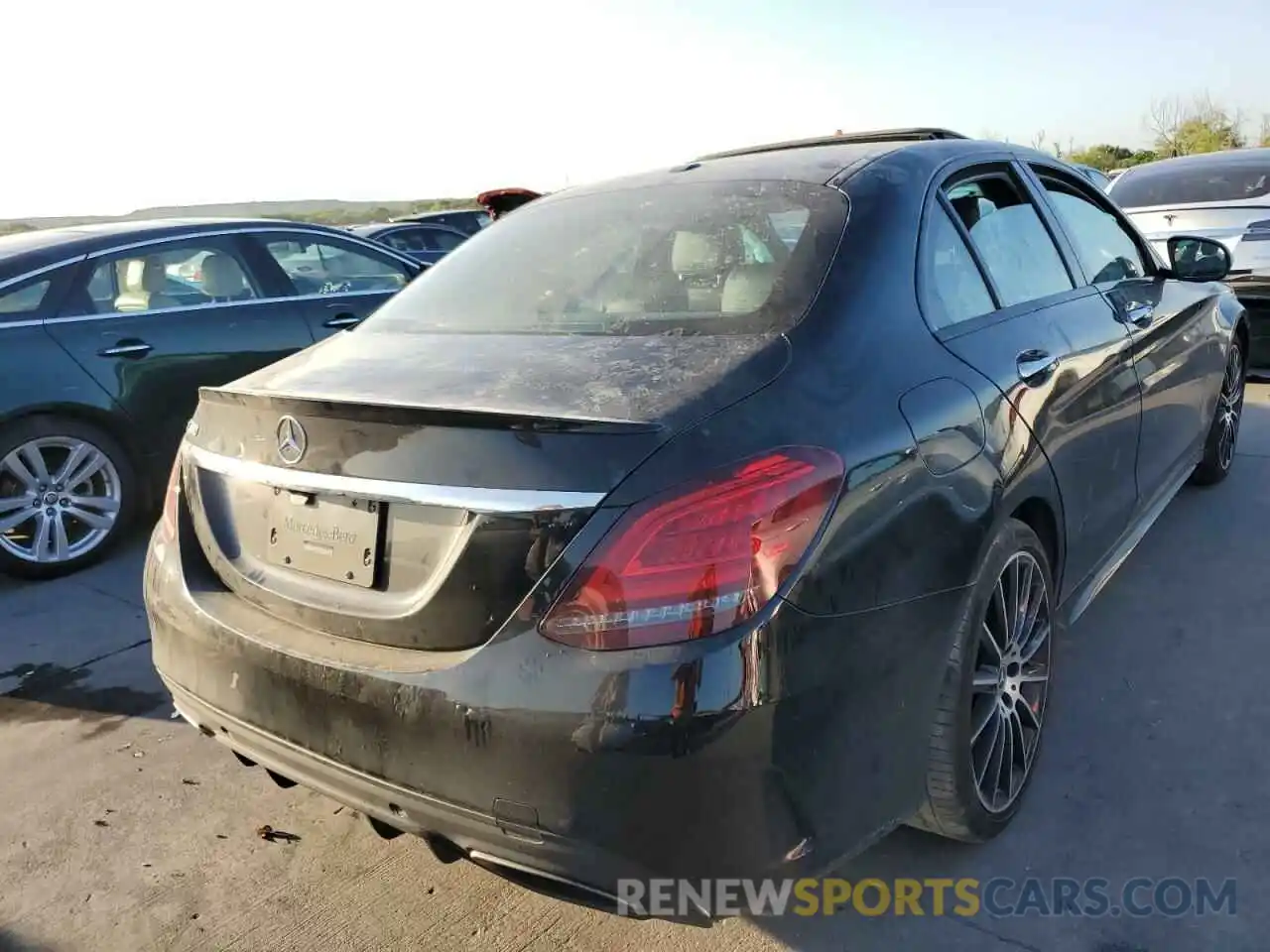 4 Photograph of a damaged car 55SWF8DB4KU299224 MERCEDES-BENZ C-CLASS 2019