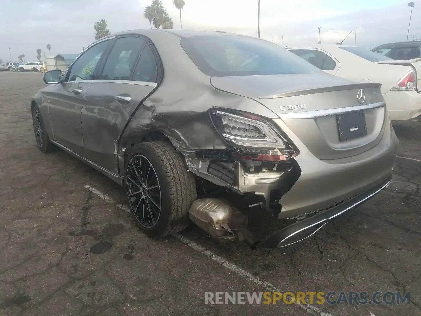 3 Photograph of a damaged car 55SWF8DB4KU306978 MERCEDES-BENZ C CLASS 2019