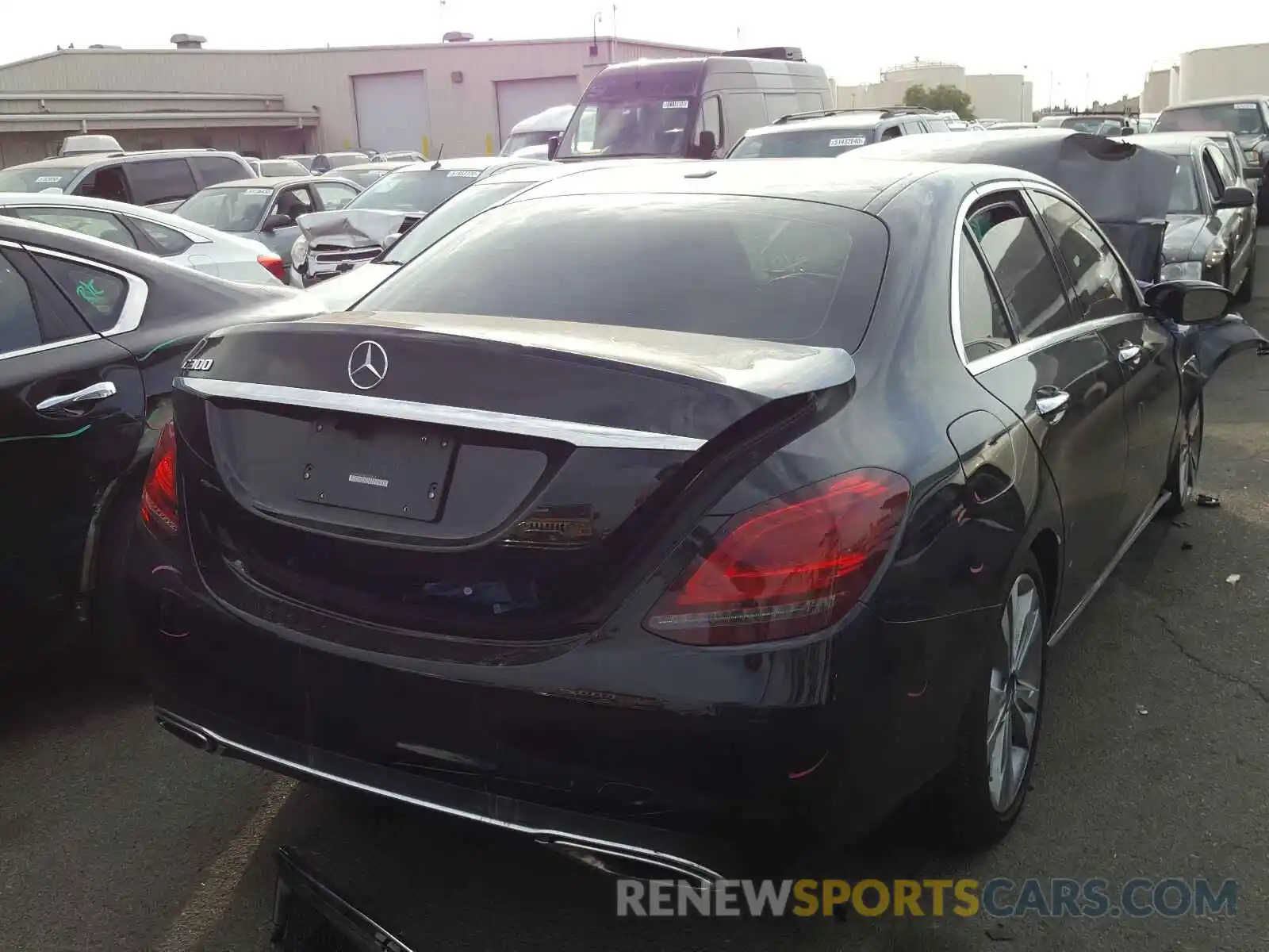 4 Photograph of a damaged car 55SWF8DB4KU307628 MERCEDES-BENZ C CLASS 2019