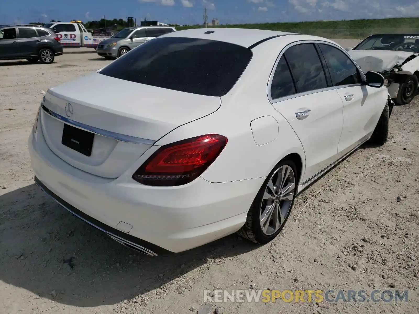 4 Photograph of a damaged car 55SWF8DB4KU308309 MERCEDES-BENZ C-CLASS 2019