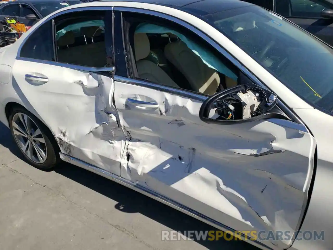 9 Photograph of a damaged car 55SWF8DB4KU311792 MERCEDES-BENZ C-CLASS 2019