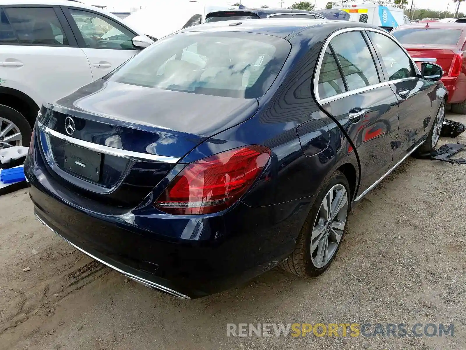 4 Photograph of a damaged car 55SWF8DB4KU316880 MERCEDES-BENZ C CLASS 2019