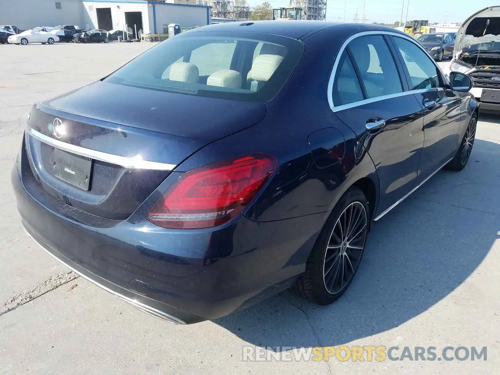 4 Photograph of a damaged car 55SWF8DB4KU319116 MERCEDES-BENZ C-CLASS 2019