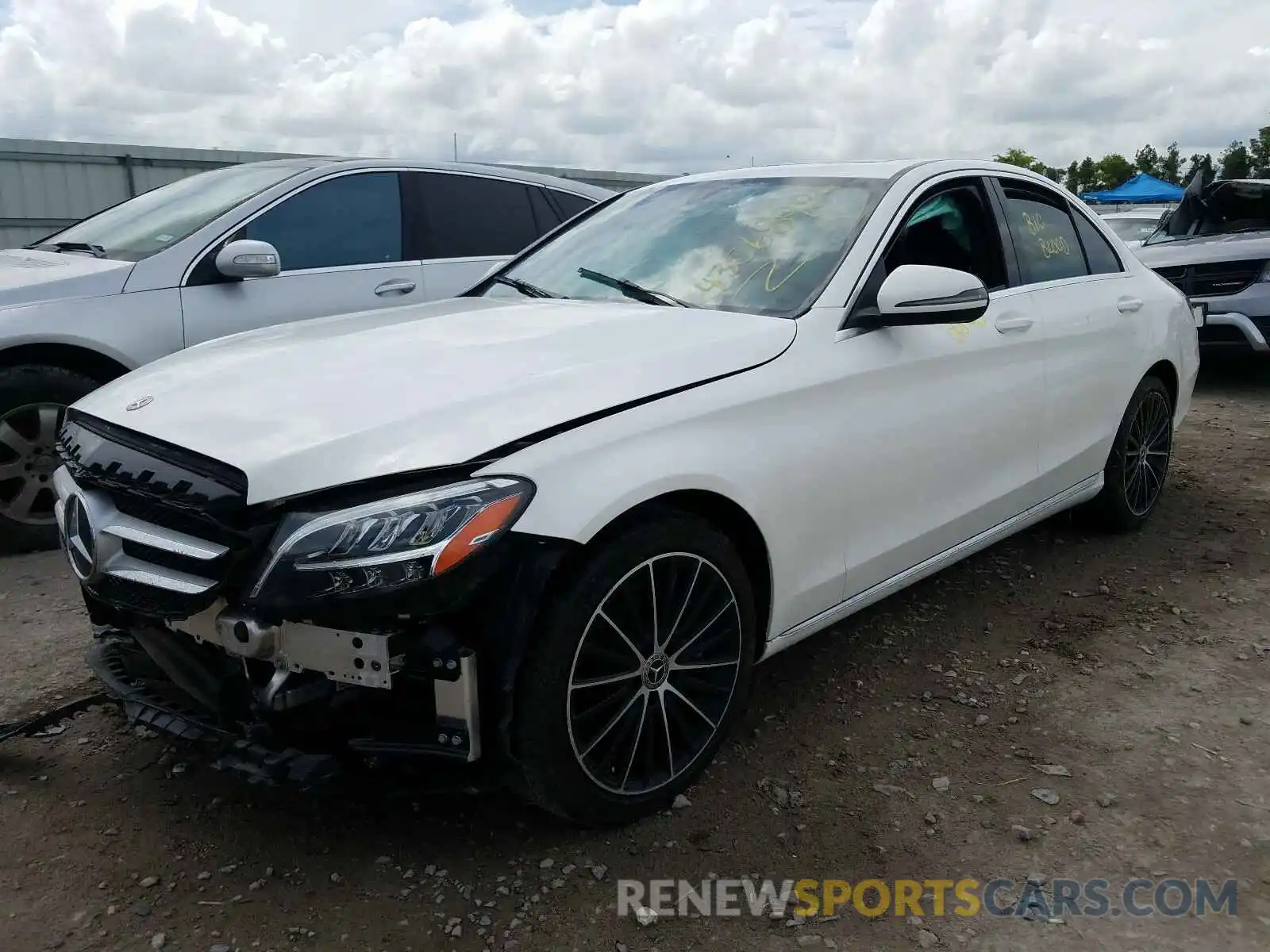 2 Photograph of a damaged car 55SWF8DB4KU320458 MERCEDES-BENZ C CLASS 2019