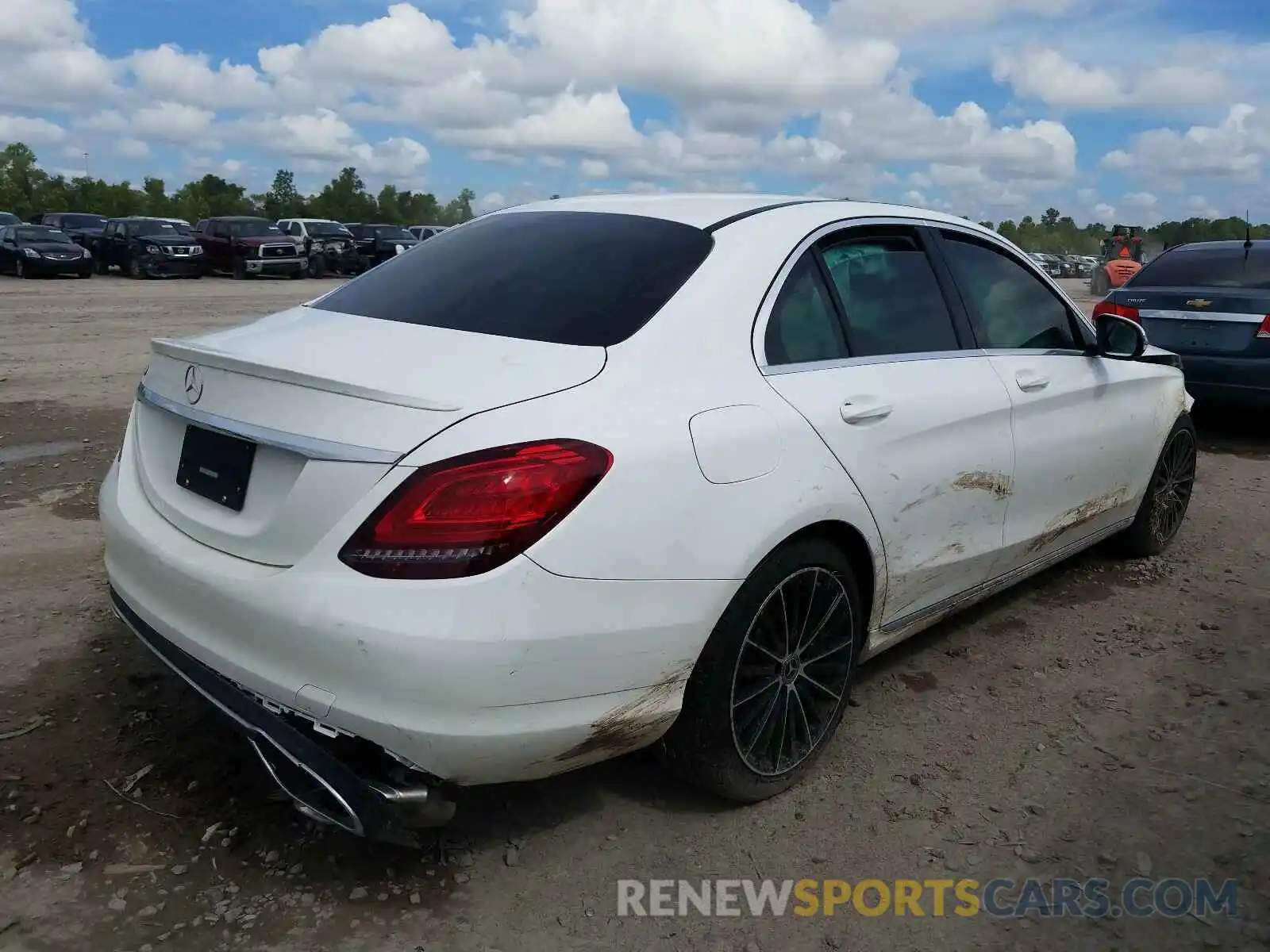 4 Photograph of a damaged car 55SWF8DB4KU320458 MERCEDES-BENZ C CLASS 2019