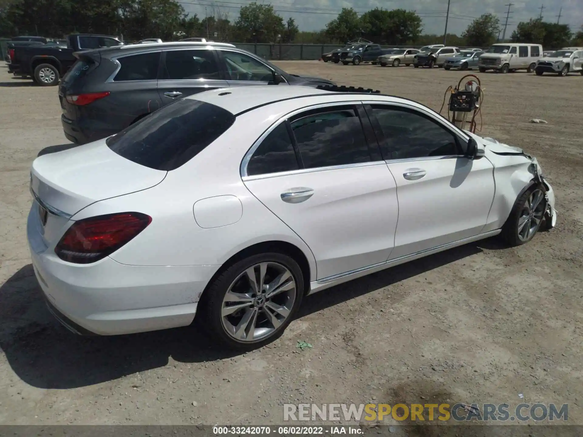 4 Photograph of a damaged car 55SWF8DB4KU322016 MERCEDES-BENZ C-CLASS 2019