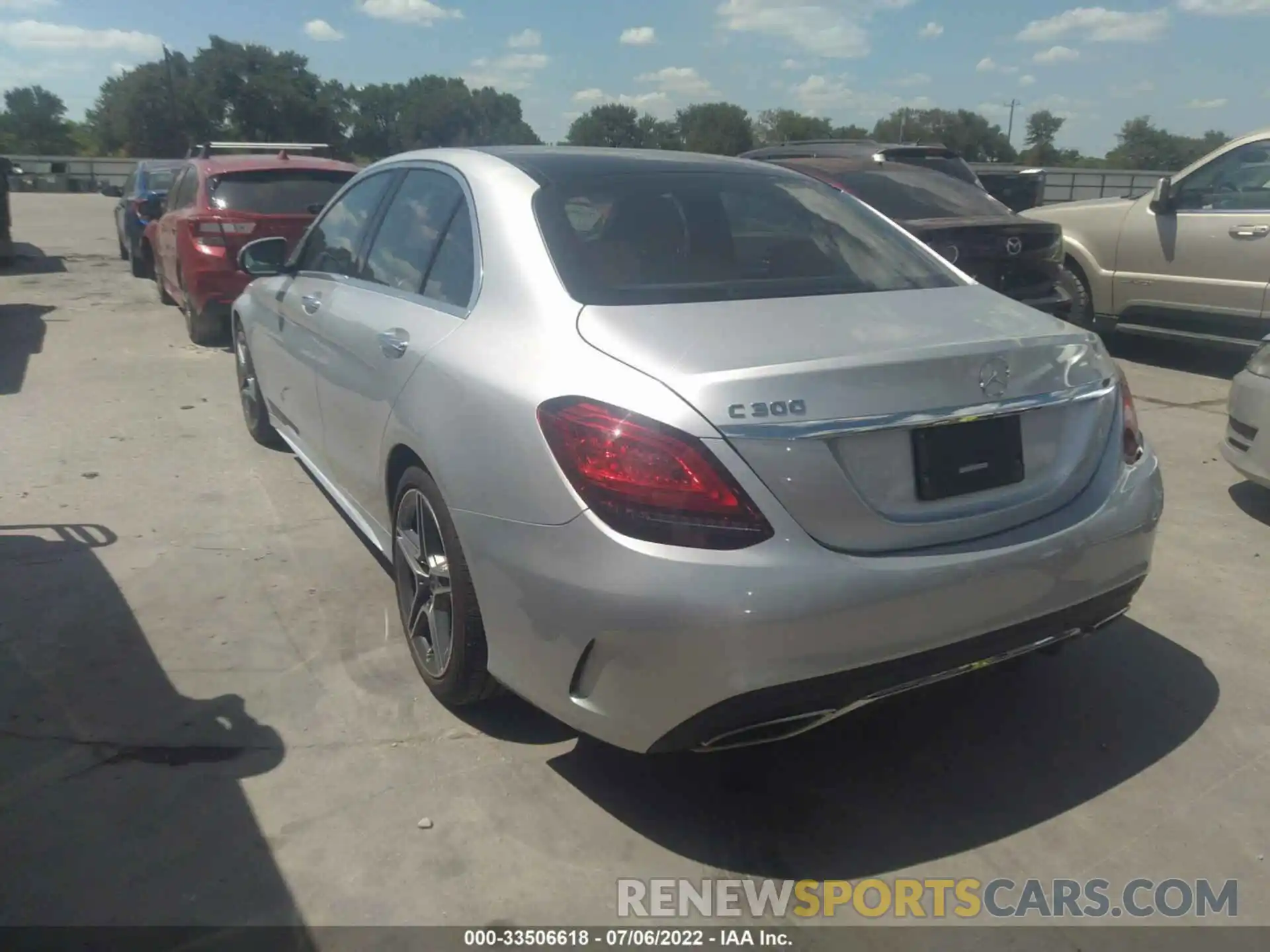 3 Photograph of a damaged car 55SWF8DB5KU282724 MERCEDES-BENZ C-CLASS 2019