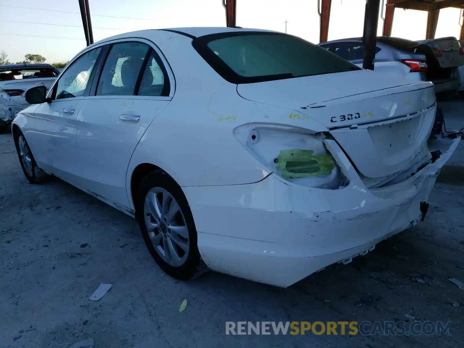 3 Photograph of a damaged car 55SWF8DB5KU283212 MERCEDES-BENZ C CLASS 2019