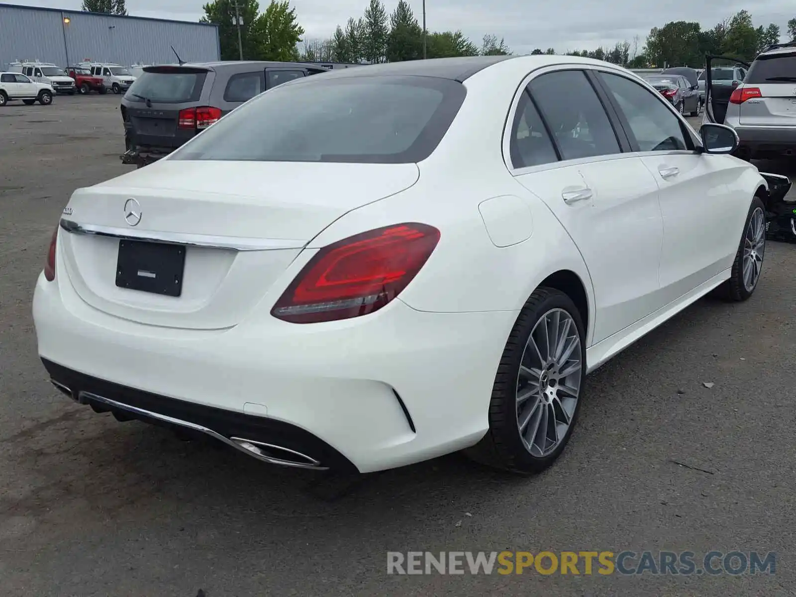 4 Photograph of a damaged car 55SWF8DB5KU286093 MERCEDES-BENZ C CLASS 2019