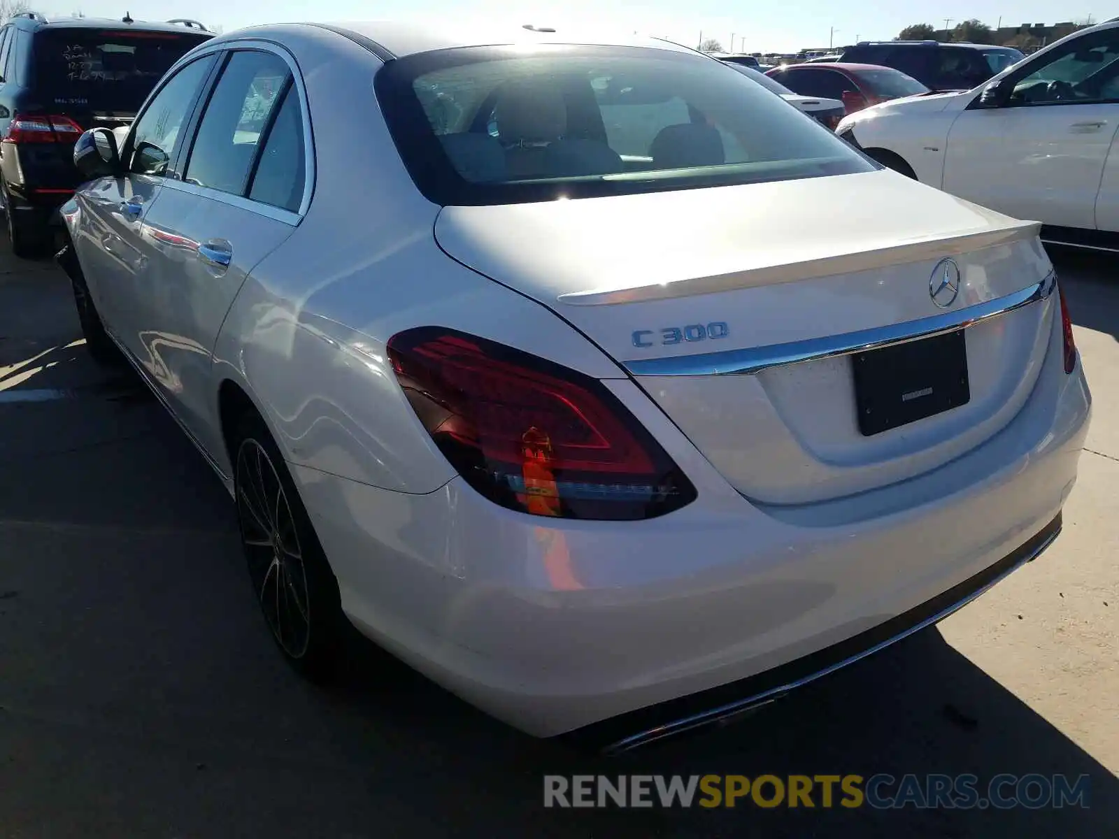 3 Photograph of a damaged car 55SWF8DB5KU288006 MERCEDES-BENZ C CLASS 2019