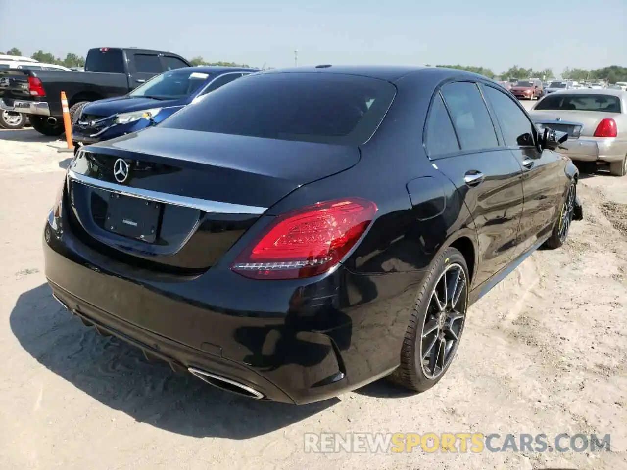 4 Photograph of a damaged car 55SWF8DB5KU290564 MERCEDES-BENZ C-CLASS 2019