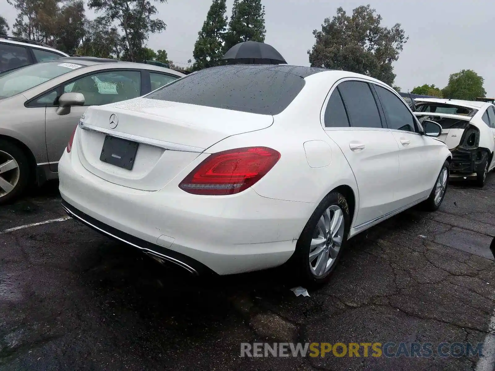 4 Photograph of a damaged car 55SWF8DB5KU291780 MERCEDES-BENZ C CLASS 2019