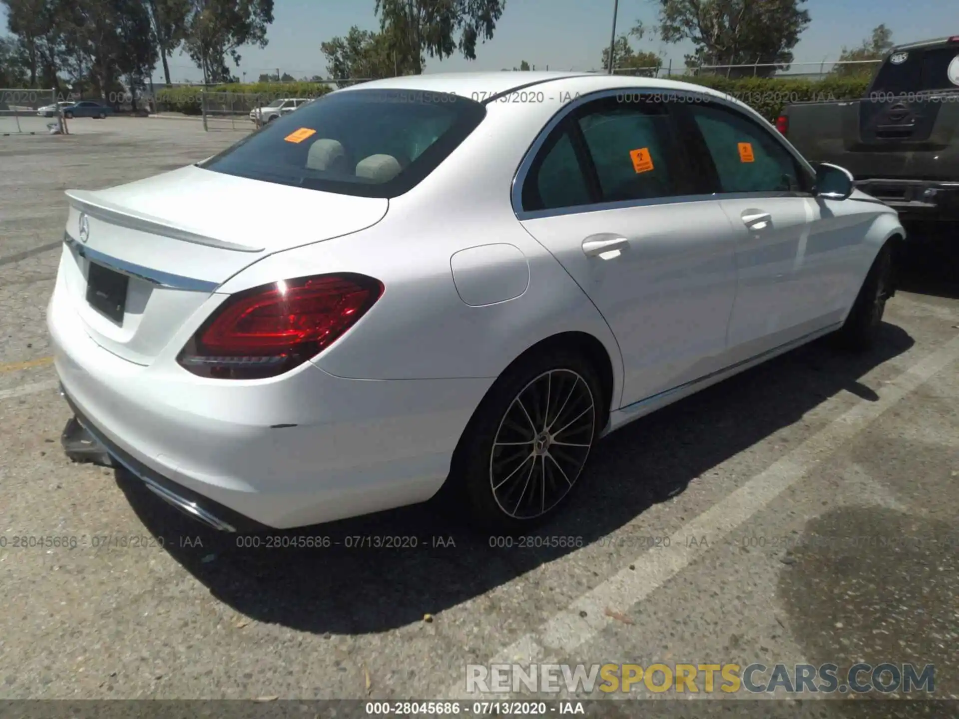 4 Photograph of a damaged car 55SWF8DB5KU293500 MERCEDES-BENZ C-CLASS 2019